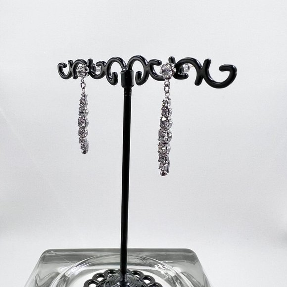 Dior - Vintage Costume Silver Tone Graduated Clear Crystal Drop Post Earrings - Picture 3 of 6